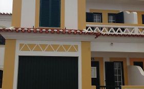 A Casinha Da Tita - Moradia Com Terraco